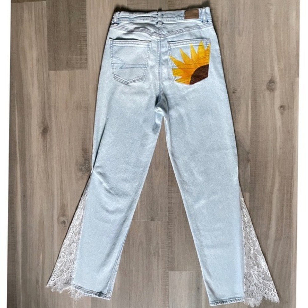 American Eagle Strigid Light Wash Sunflower Flared Lace, Overlap Button Jeans 4